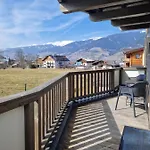 & Family - Adler Apartman