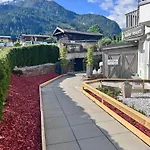 & Family - Adler Apartman *